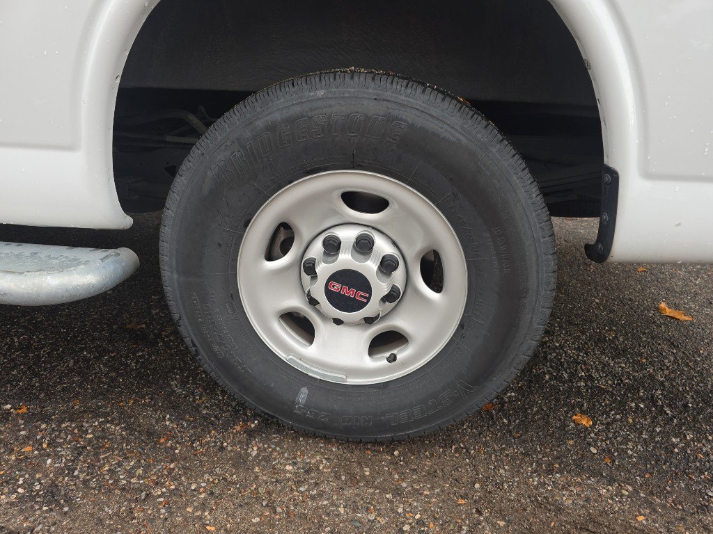 Used 2024 GMC Savana 2500 Work Van w/ Driver Convenience Package image 33