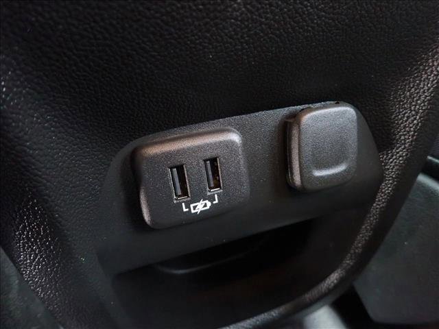 Used 2022 Chevrolet Colorado LT w/ LT Convenience Package image 9