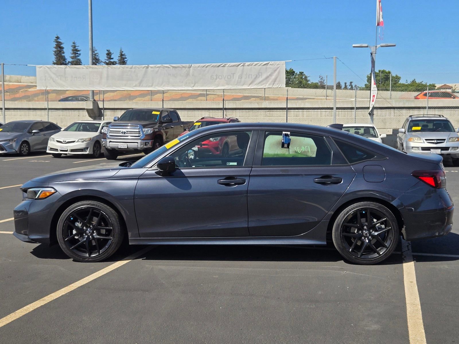 Used 2025 Honda Civic Sport image 2