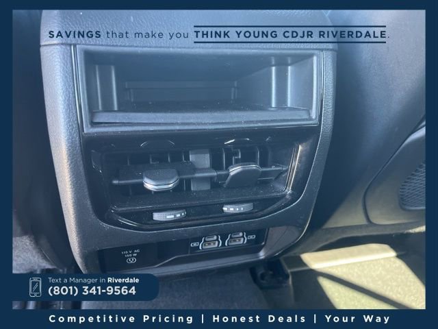 Used 2023 Jeep Grand Cherokee Altitude image 17