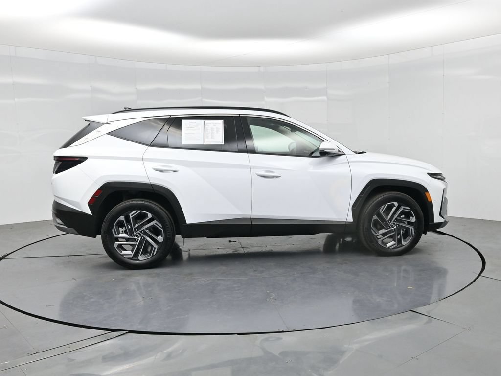 Used 2025 Hyundai Tucson Limited AWD/4WD image 31
