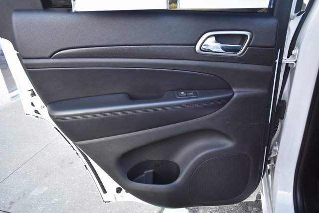 Used 2018 Jeep Grand Cherokee Altitude image 35
