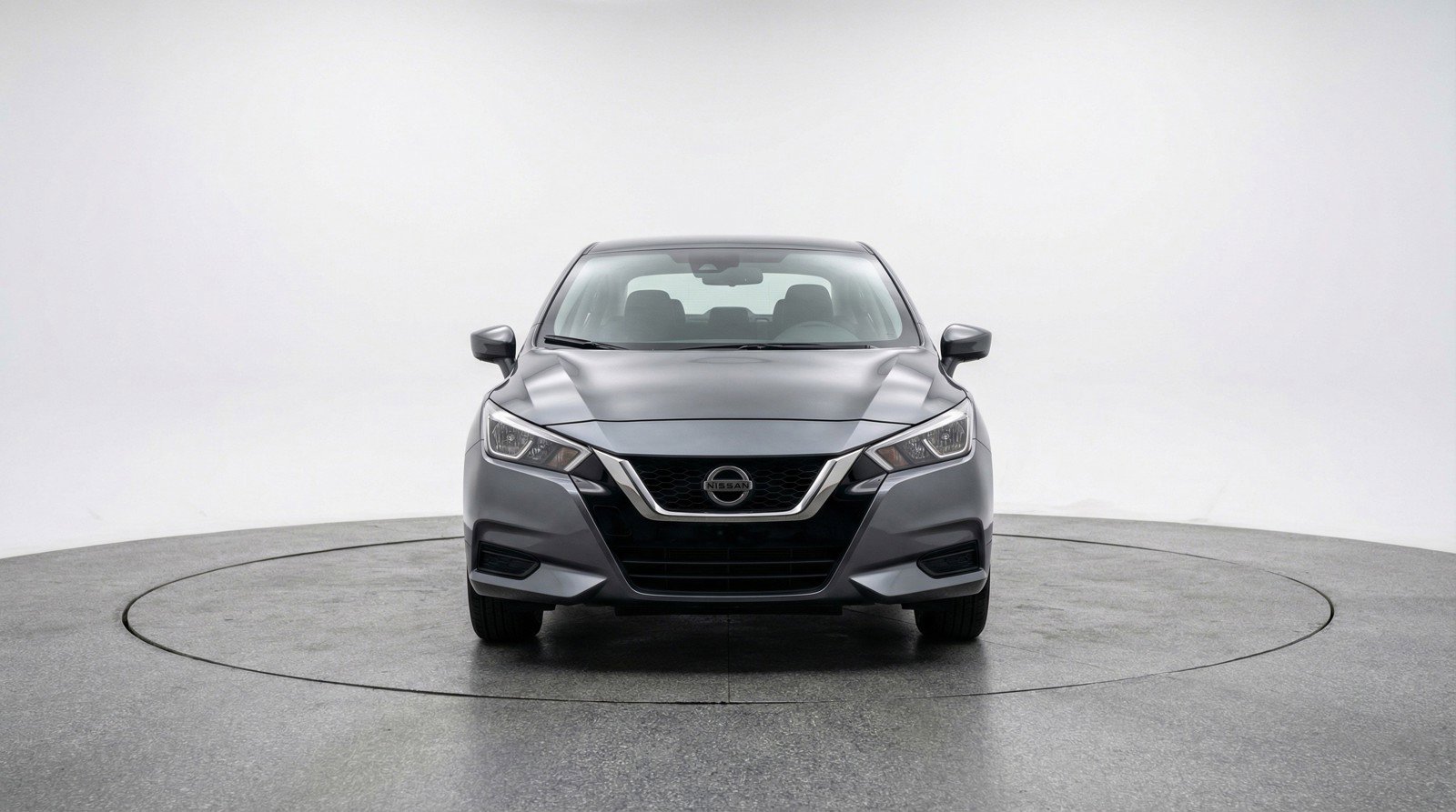 Used 2025 Nissan Versa SV image 2