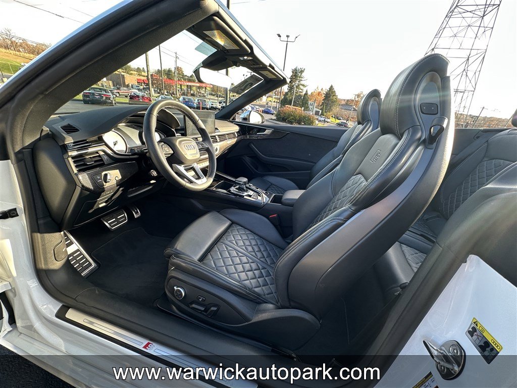 Used 2024 Audi S5 Premium w/ Convenience Package image 4