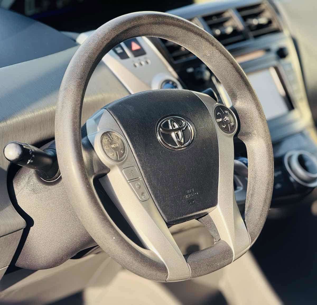 Used 2014 Toyota Prius V Two image 21