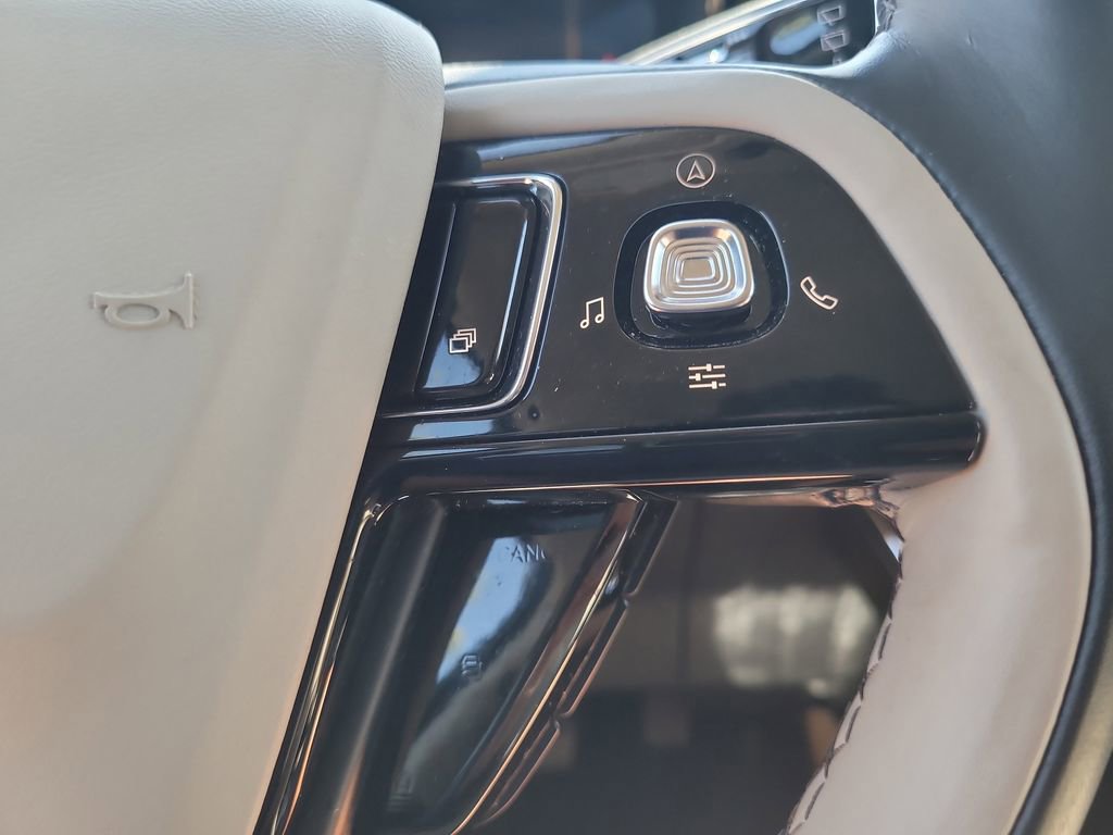 Used 2025 Lincoln Corsair Reserve w/ Jet Appearance Package image 28