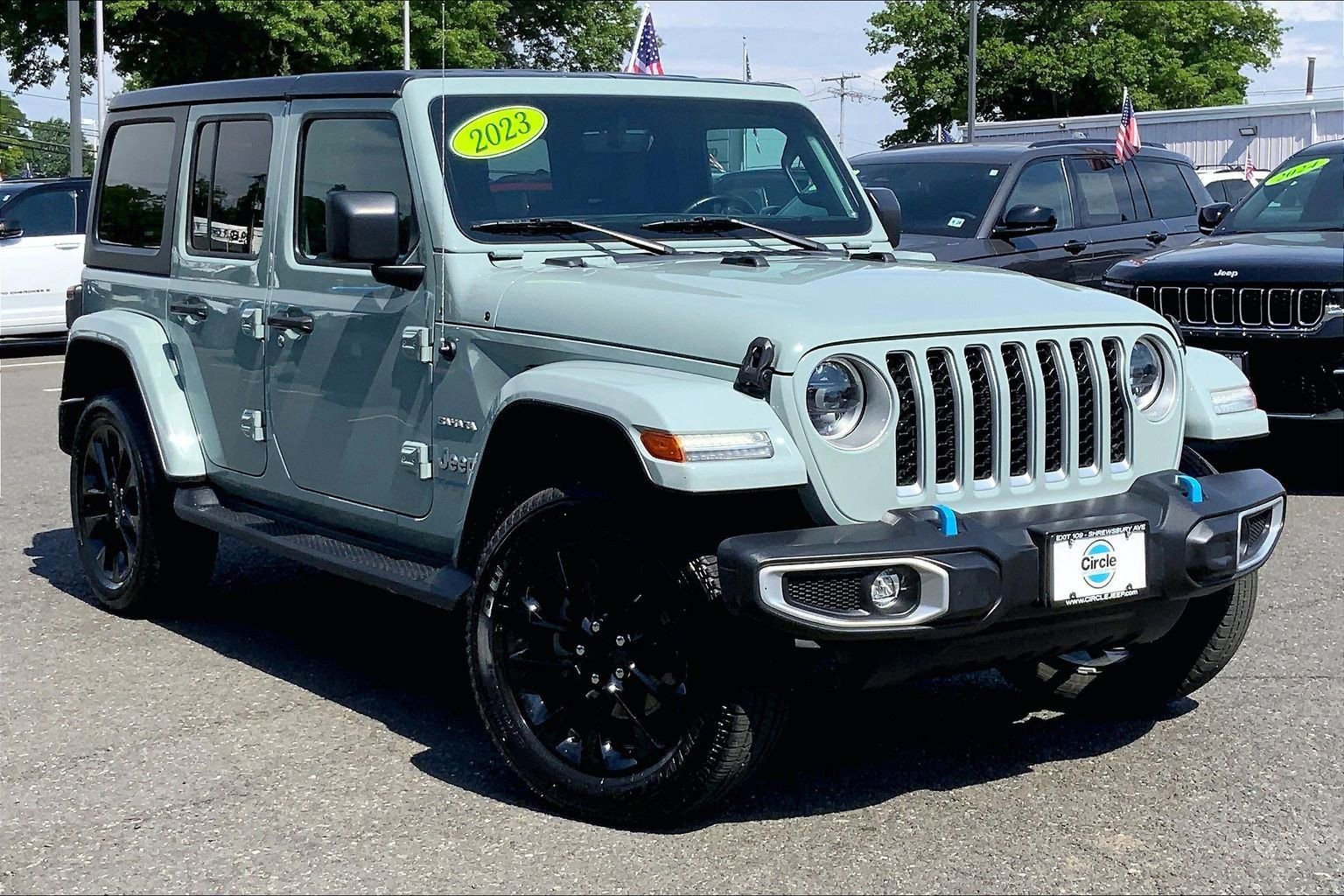 Used 2023 Jeep Wrangler Unlimited Sahara w/ Cold Weather Group AWD/4WD image 2