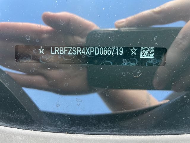 Used 2023 Buick Envision Avenir AWD/4WD image 33