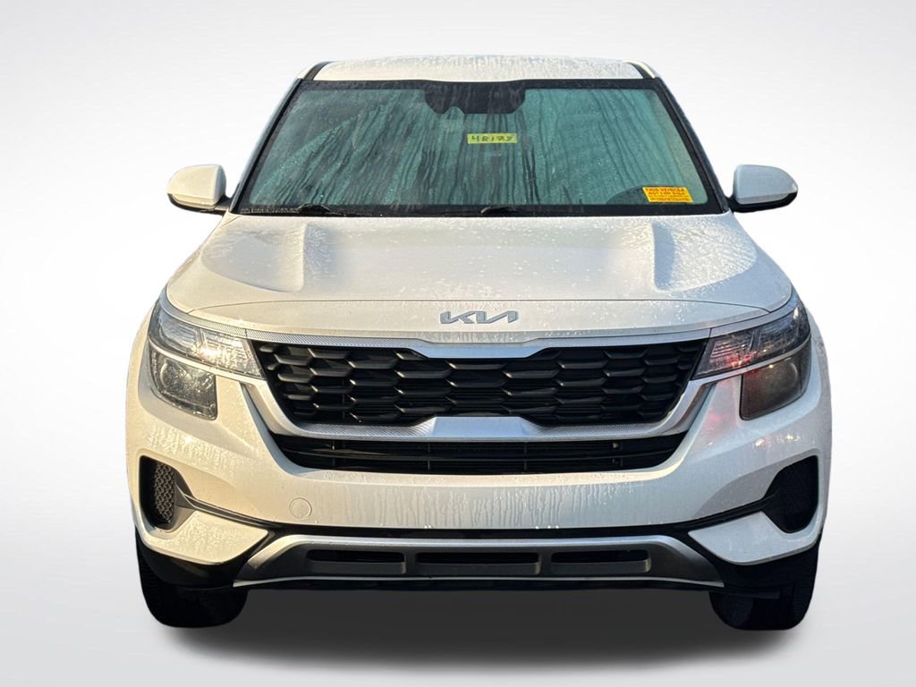 Used 2023 Kia Seltos LX AWD/4WD image 3