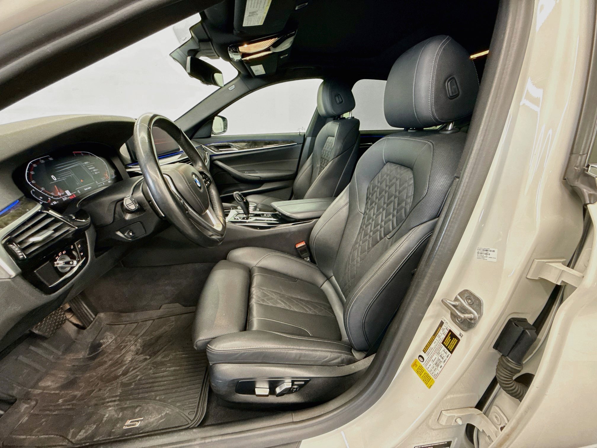 Used 2022 BMW 530i w/ Convenience Package RWD image 13