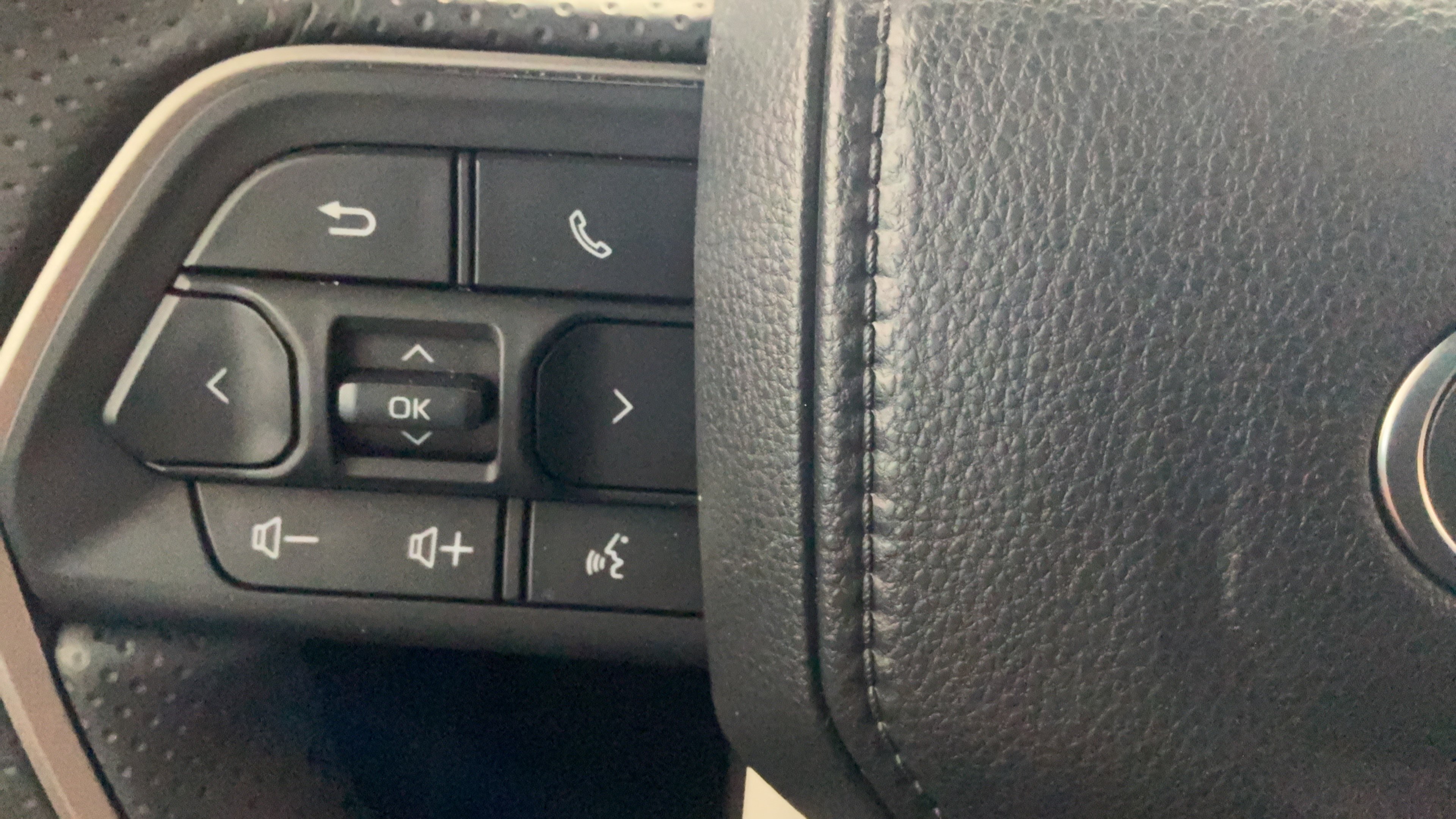 Used 2026 Toyota 4Runner Limited AWD/4WD image 15