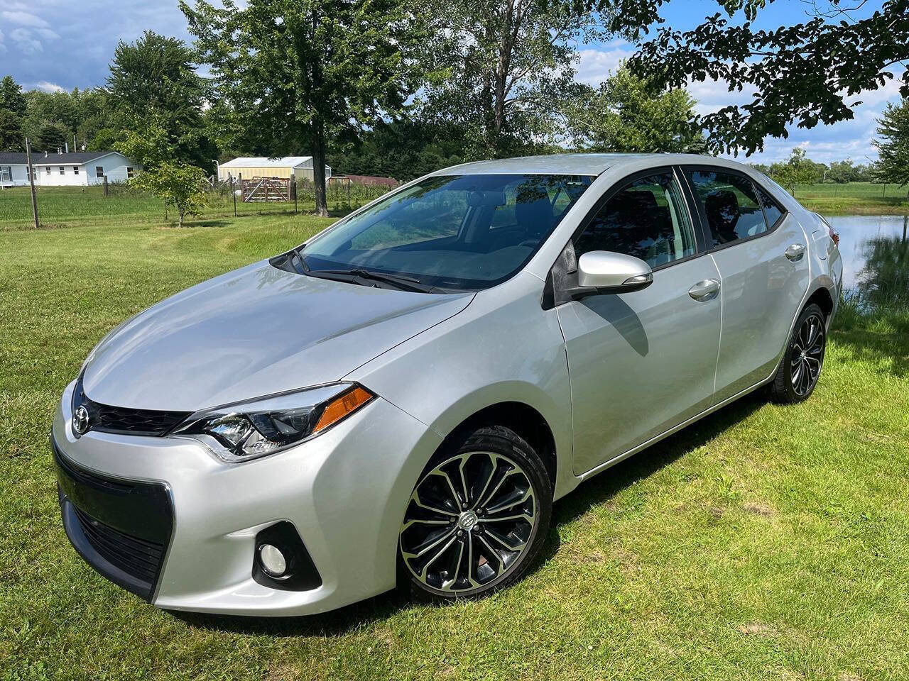 Used 2014 Toyota Corolla S FWD image 1