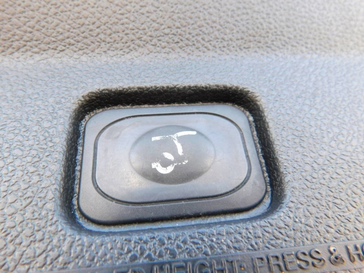 Used 2017 Ford Explorer XLT w/ Equipment Group 202A image 6