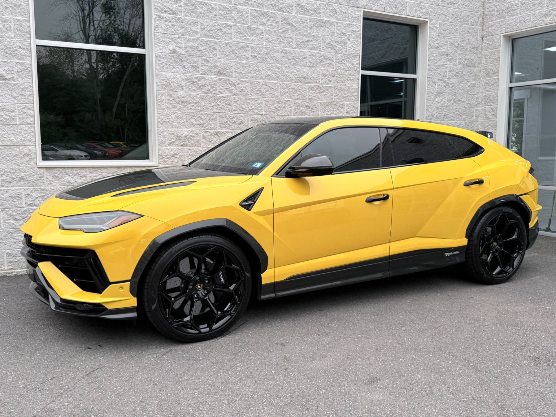 Used 2023 Lamborghini Urus Performante