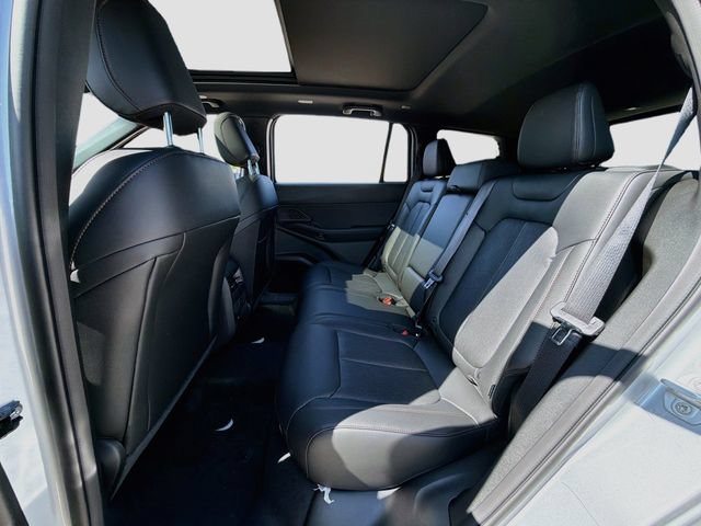 New 2026 Jeep Cherokee Overland w/ Advanced Pro Tech Group AWD/4WD image 27
