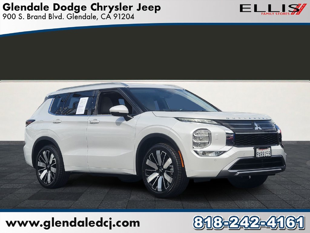 Used 2025 Mitsubishi Outlander AWD image 1