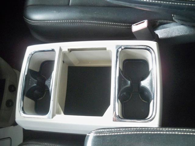 Used 2015 Chrysler Town & Country Touring image 14