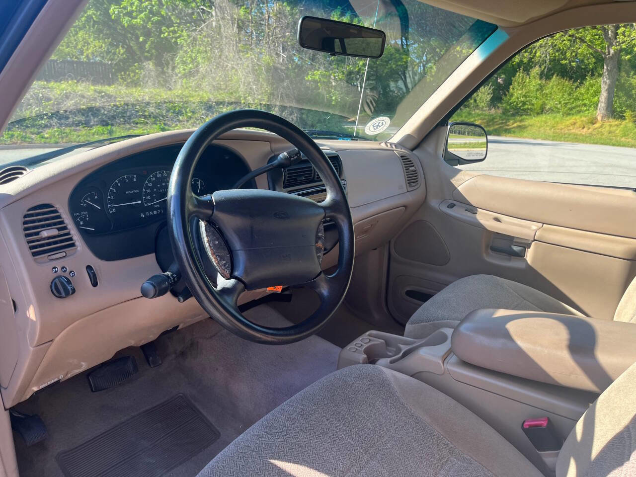 Used 2000 Ford Explorer XLS RWD image 20