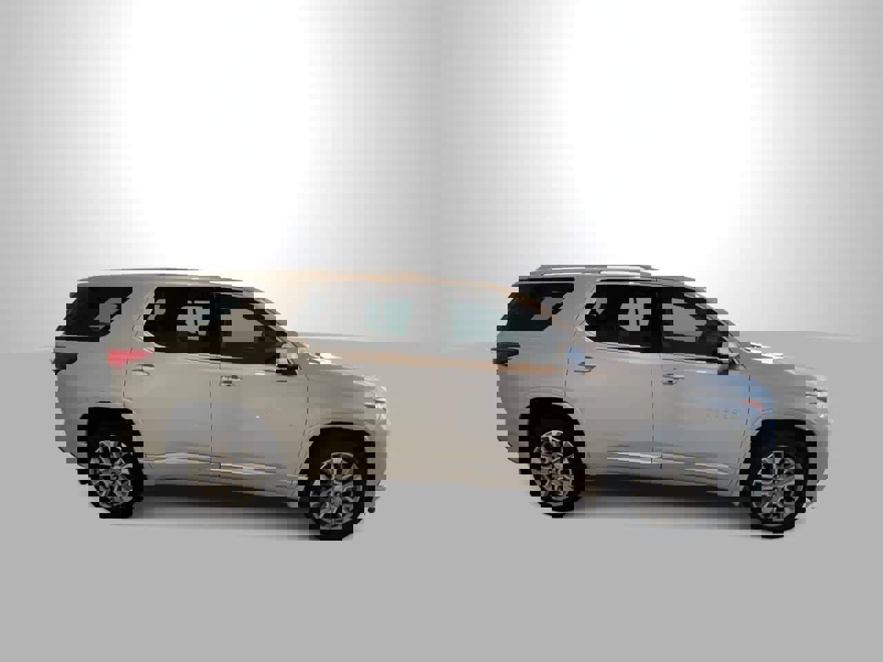 Used 2018 Chevrolet Traverse Premier w/ LPO, Floor Liner Package AWD/4WD image 9