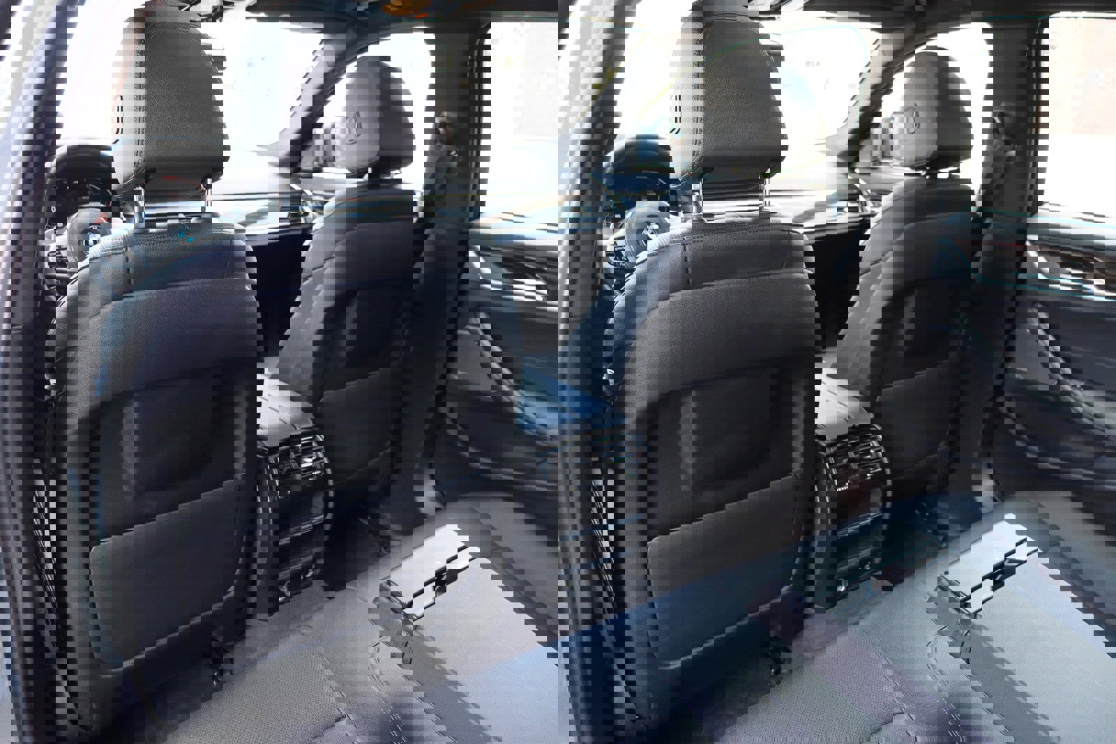 Used 2021 BMW 530i w/ M Sport Package image 13