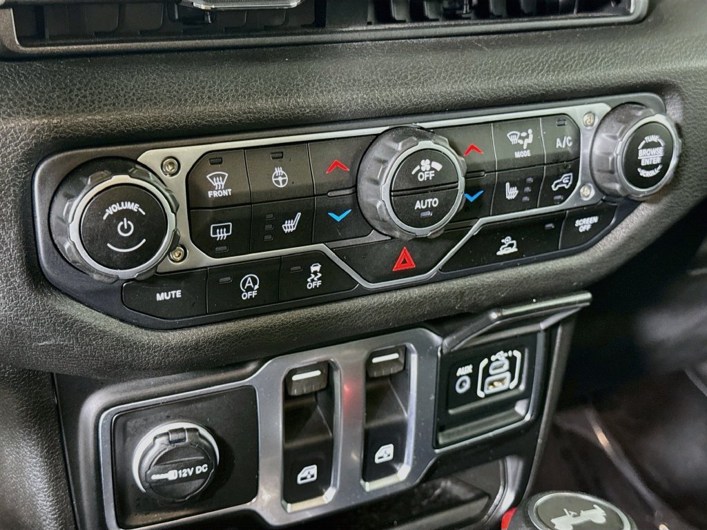 Used 2025 Jeep Wrangler Sport AWD/4WD image 8