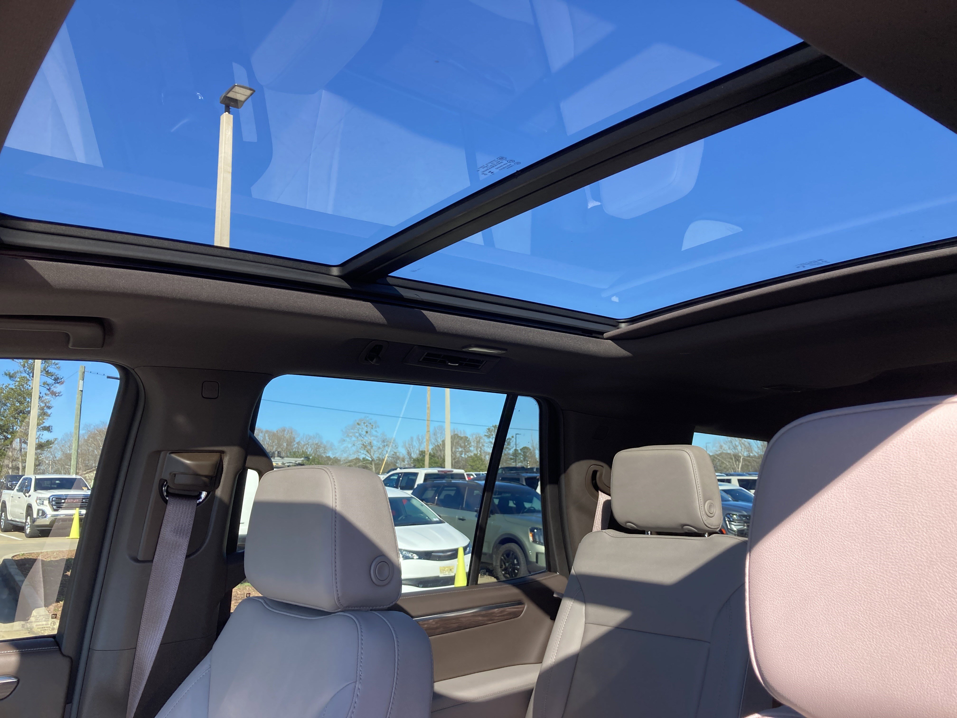 Used 2025 Chevrolet Tahoe Z71 w/ Comfort Package image 10