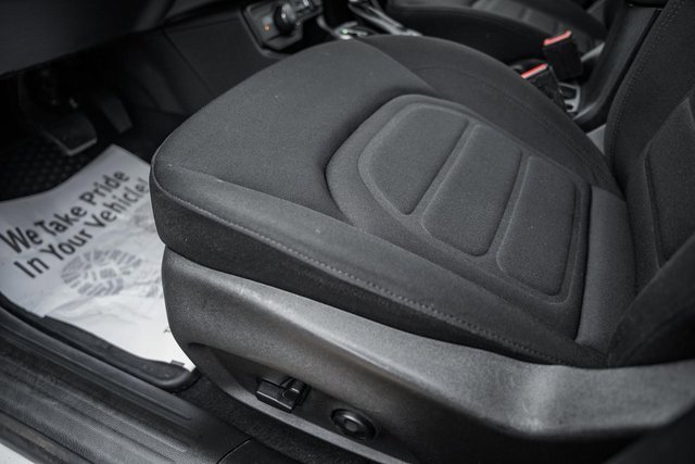 Used 2019 Jeep Renegade Latitude w/ Cold Weather Group image 42