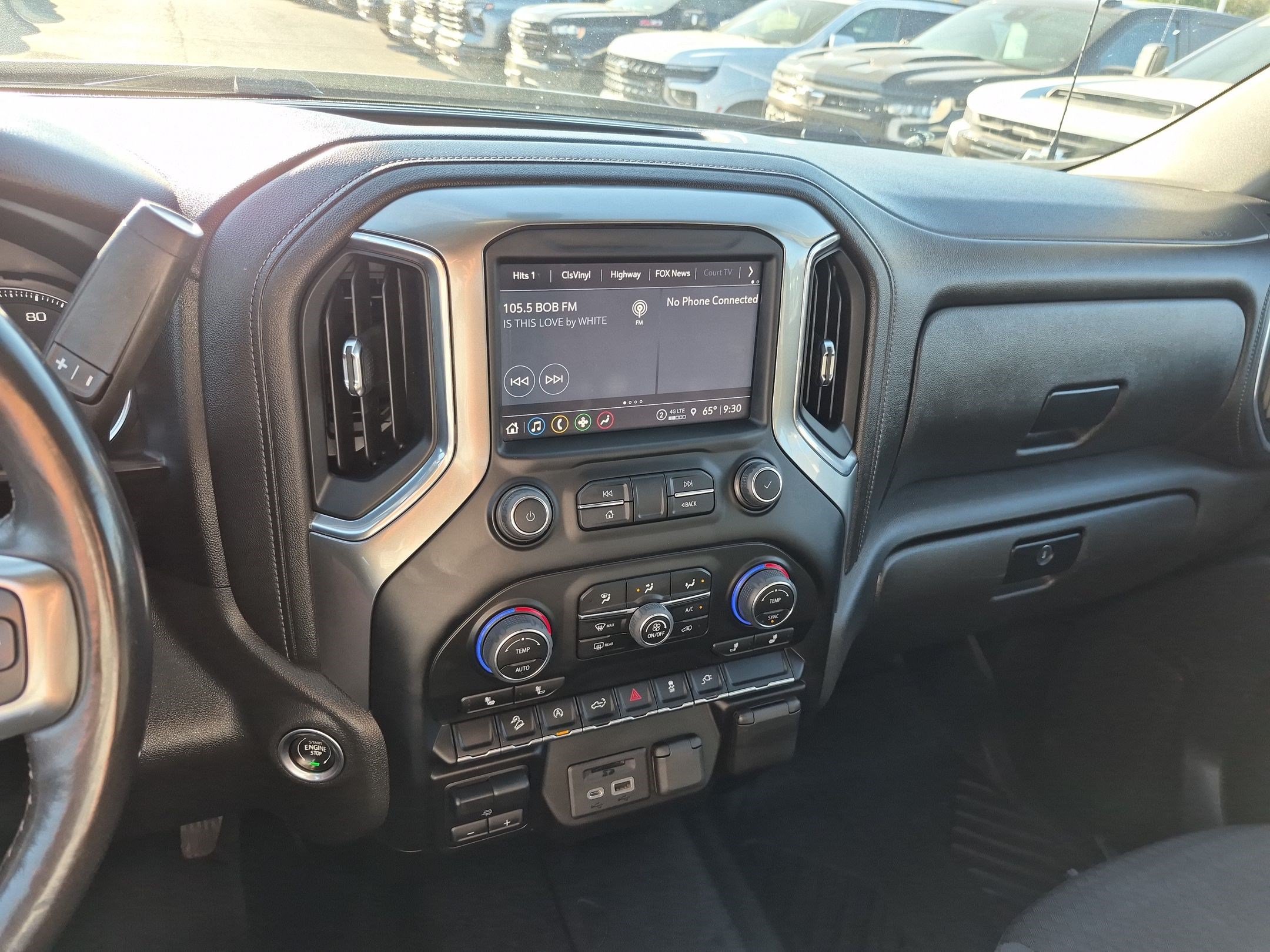 Used 2022 Chevrolet Silverado 1500 LT AWD/4WD image 24