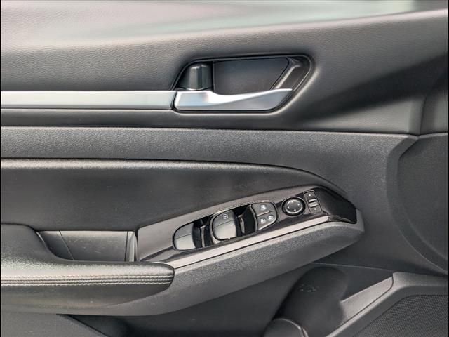 Used 2023 Nissan Altima 2.5 SV image 15