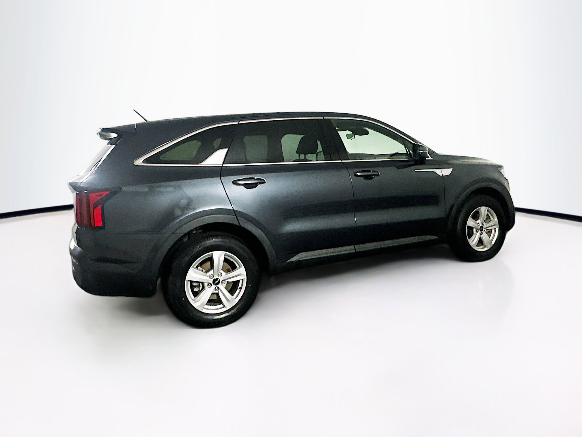 Used 2023 Kia Sorento LX image 10
