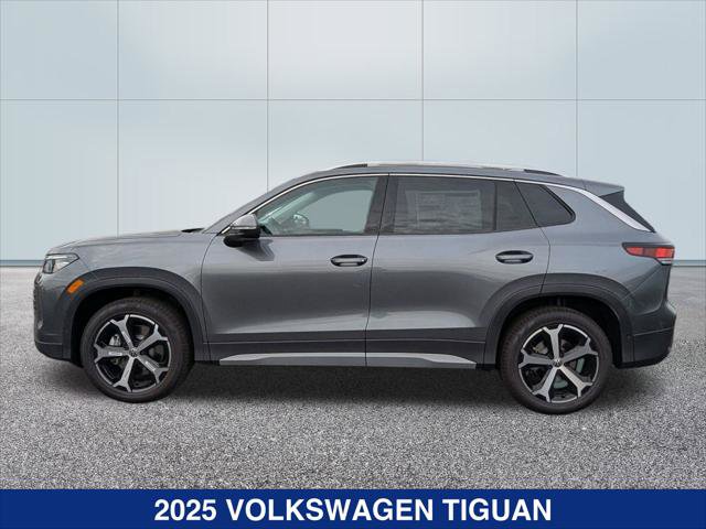 New 2025 Volkswagen Tiguan SE AWD/4WD image 2