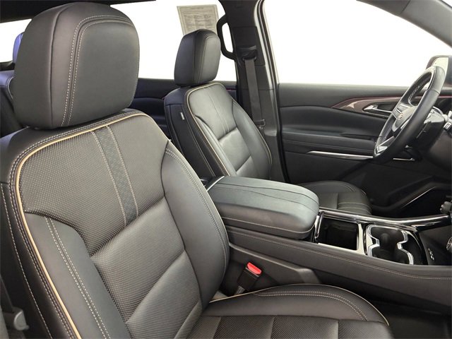 Used 2025 Chevrolet Traverse High Country image 14