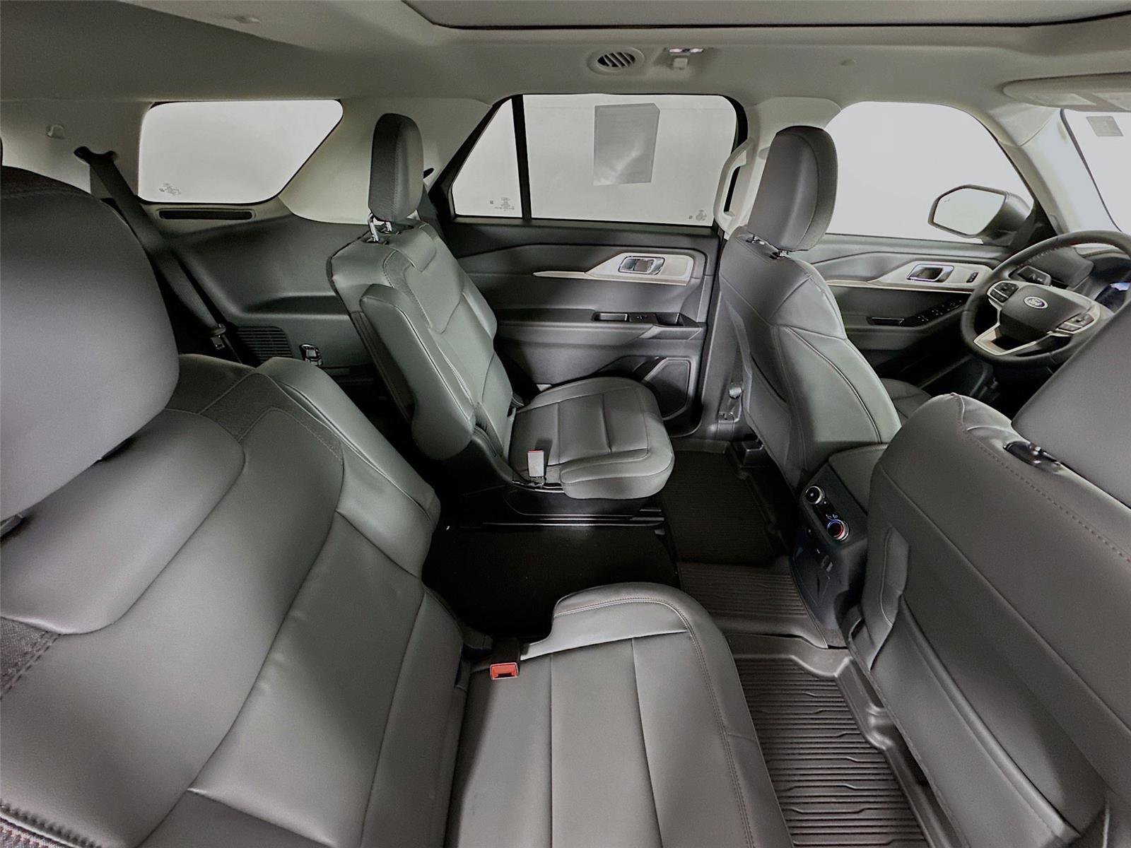 New 2026 Ford Explorer Active w/ Active Comfort Package image 26