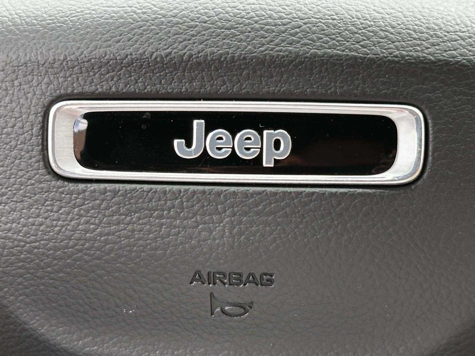 Used 2023 Jeep Grand Cherokee Limited AWD/4WD image 23
