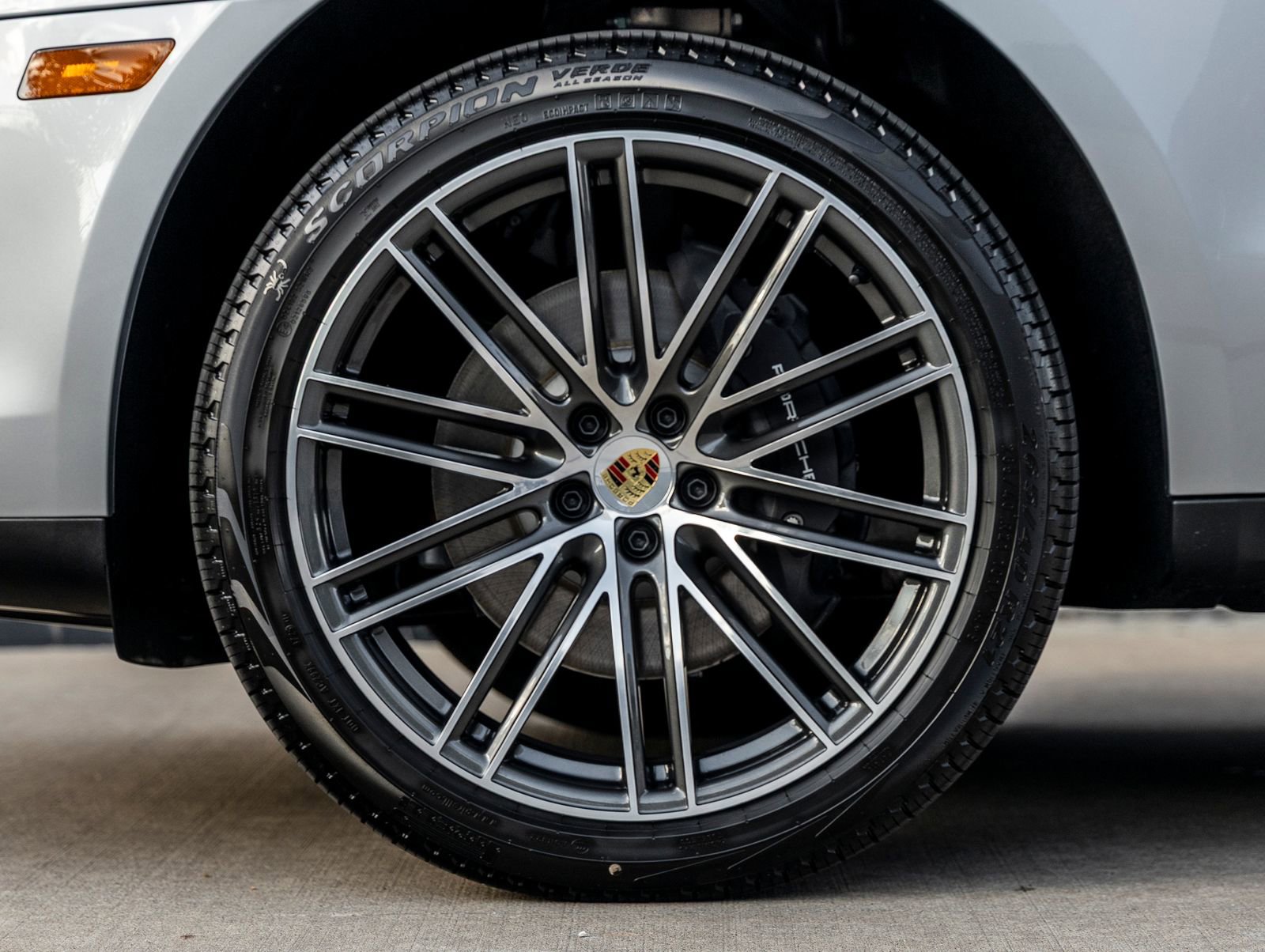 Certified 2026 Porsche Macan AWD/4WD image 13