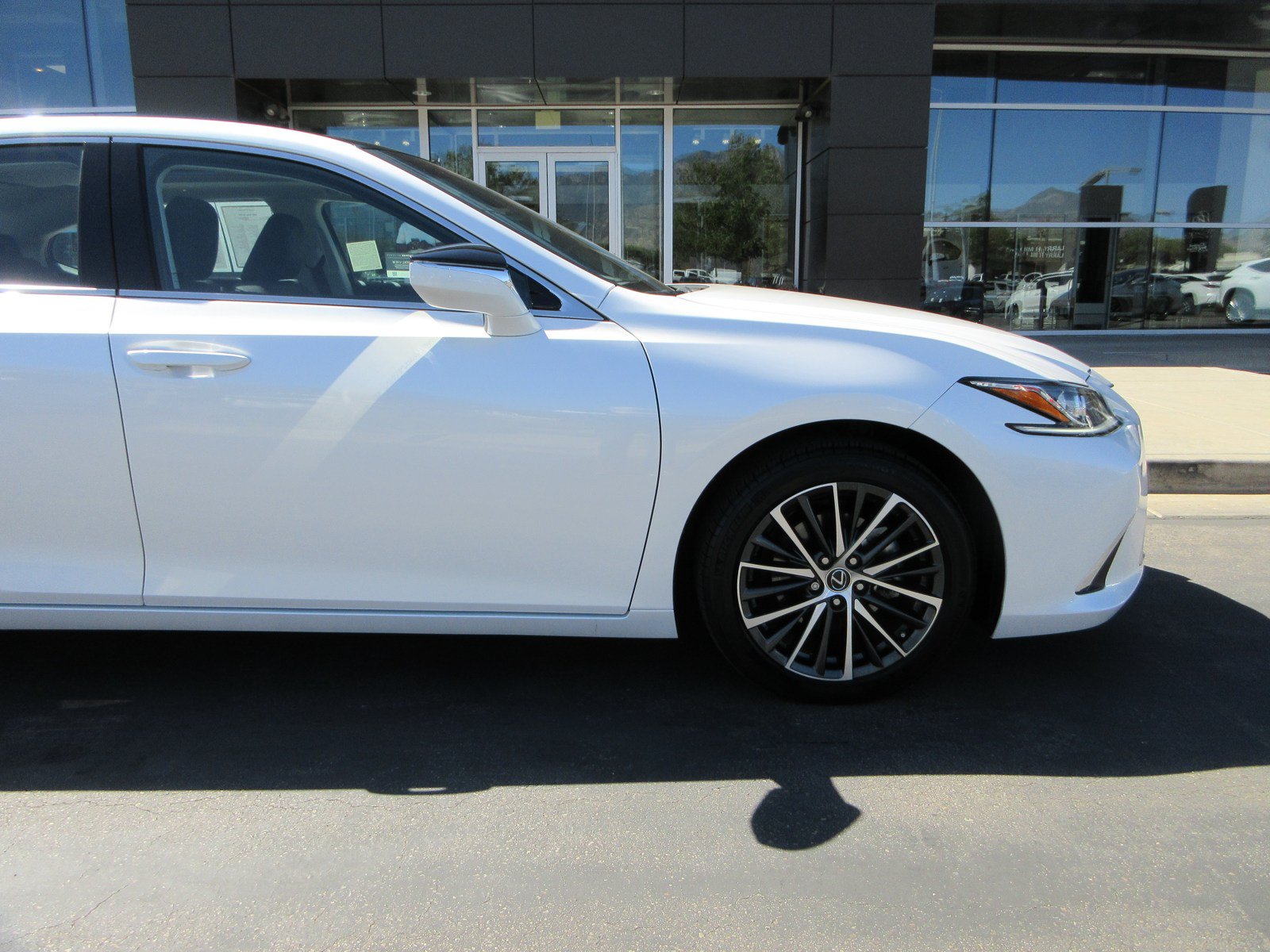 Used 2025 Lexus ES 350 w/ Premium Package FWD image 12