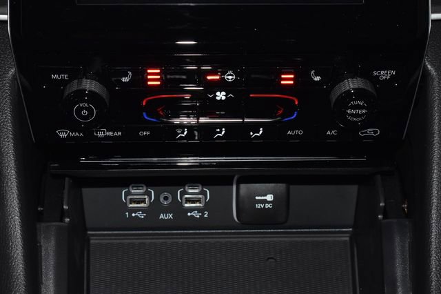 New 2025 Jeep Grand Cherokee Altitude image 17