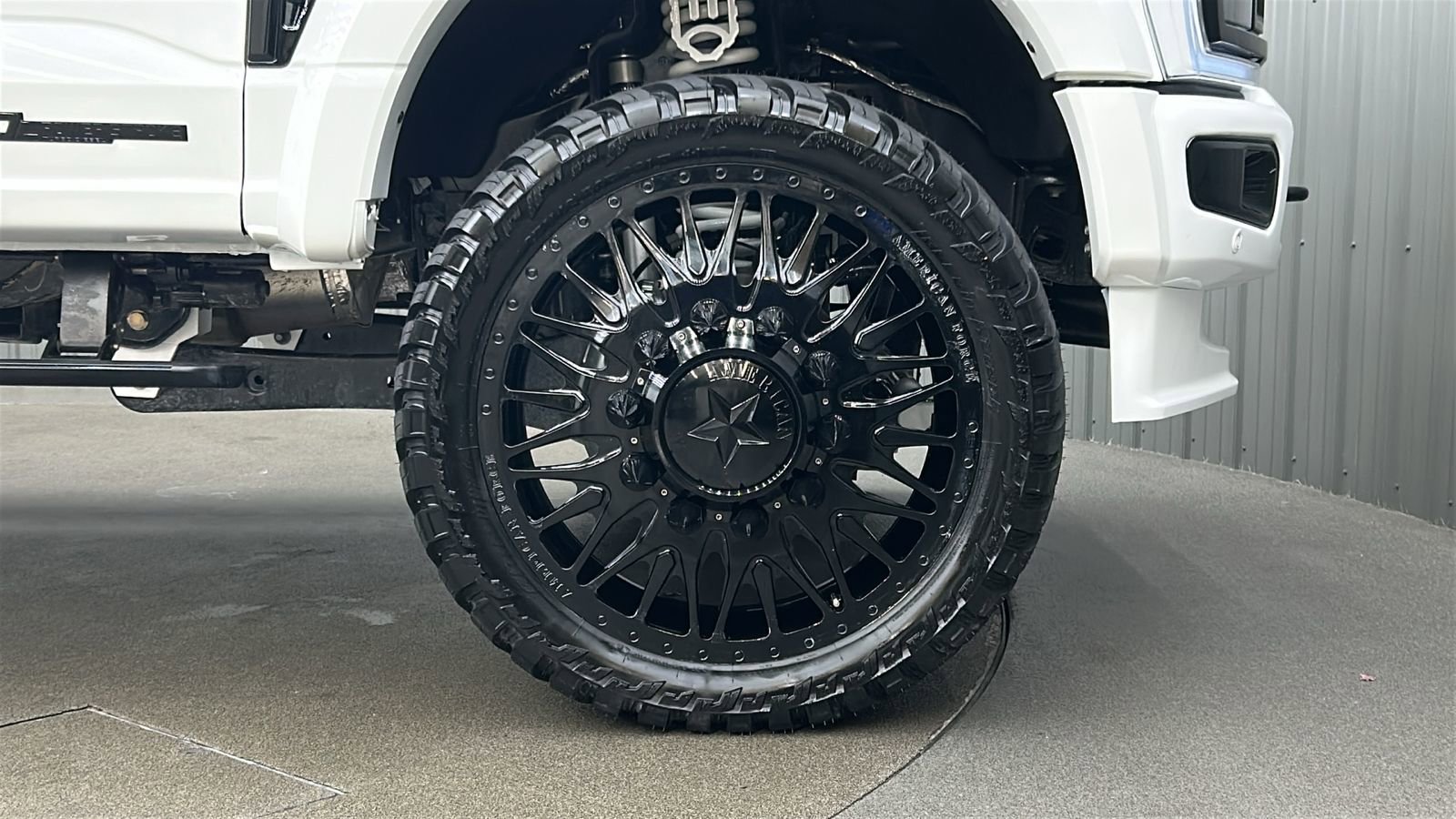 Used 2025 Ford F450 Platinum w/ FX4 Off-Road Package image 10