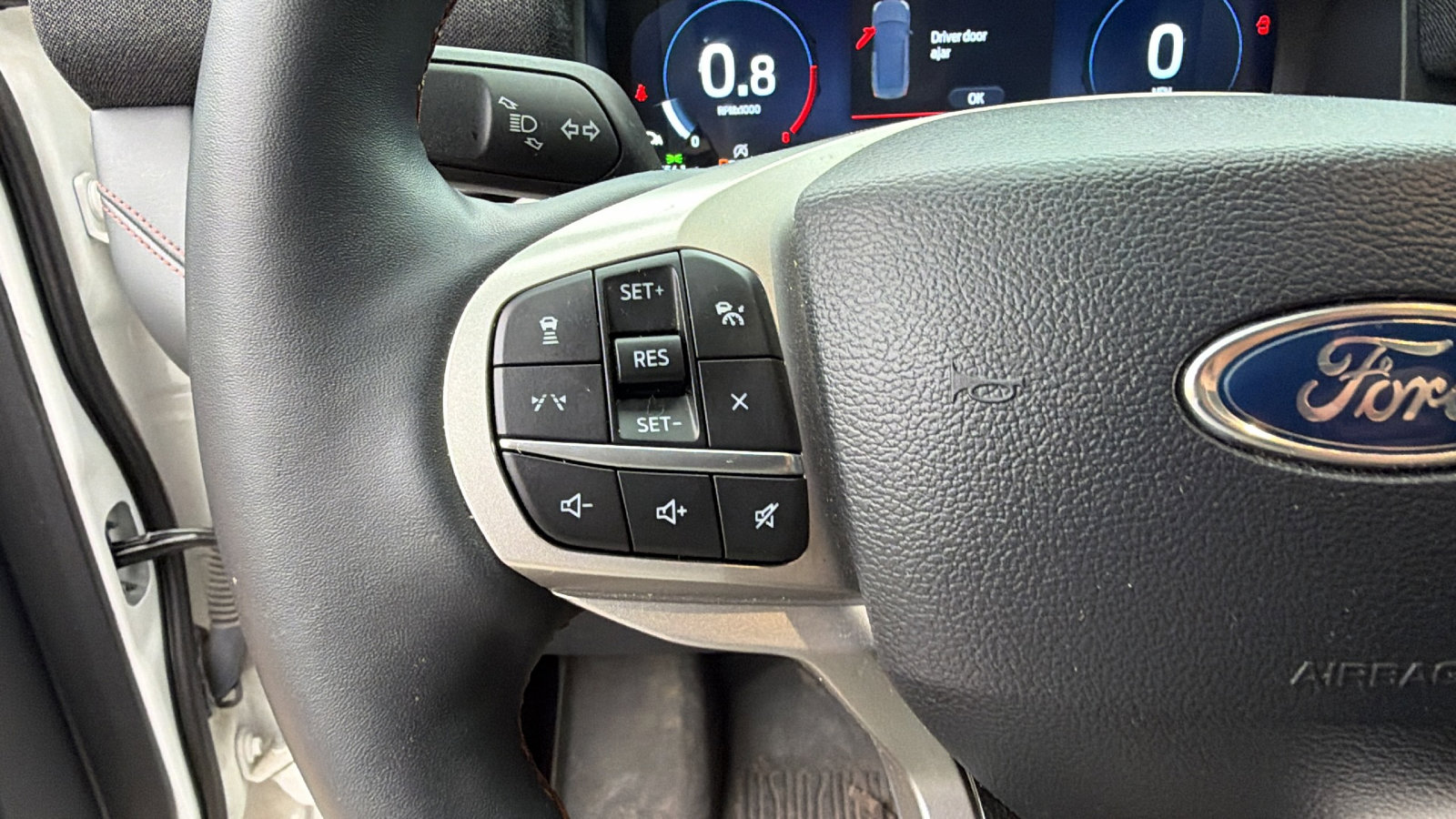 Used 2025 Ford Explorer Active w/ Active Comfort Package RWD image 29