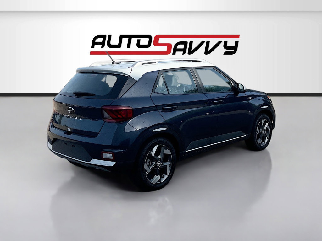 Used 2025 Hyundai Venue Limited FWD image 7