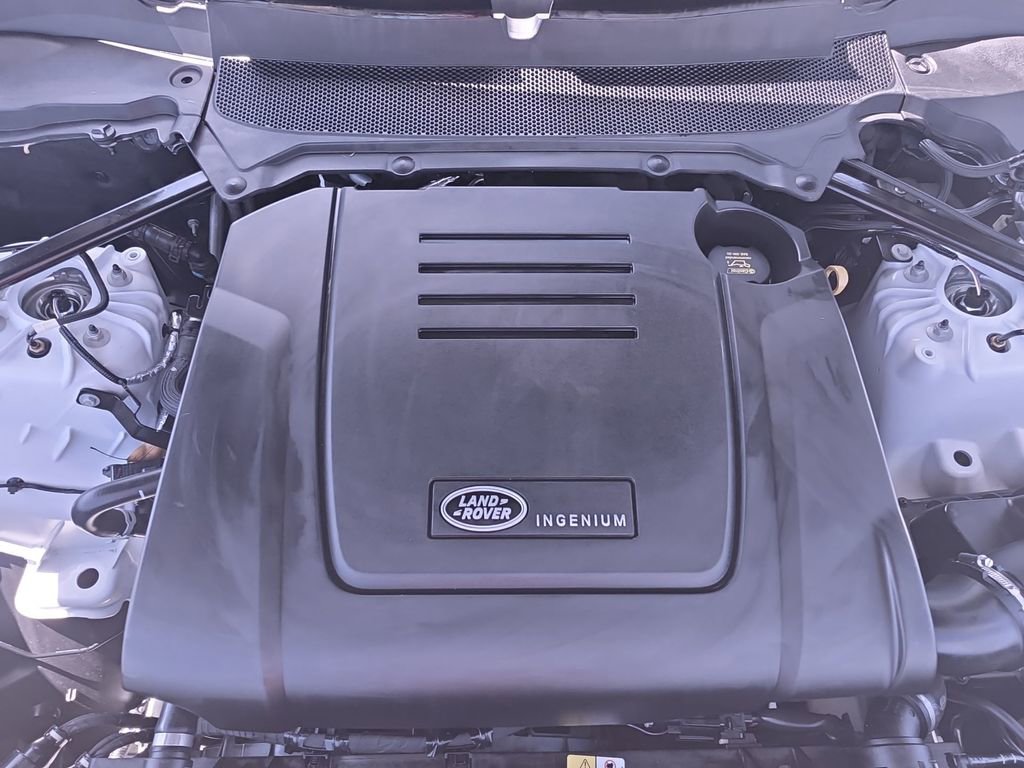 Used 2024 Land Rover Discovery S AWD/4WD image 37