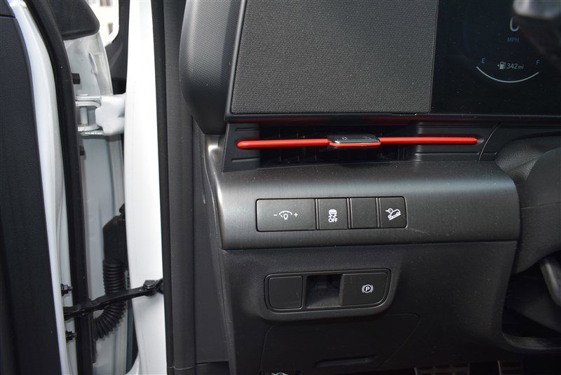 Used 2024 Hyundai Kona N Line AWD/4WD image 12