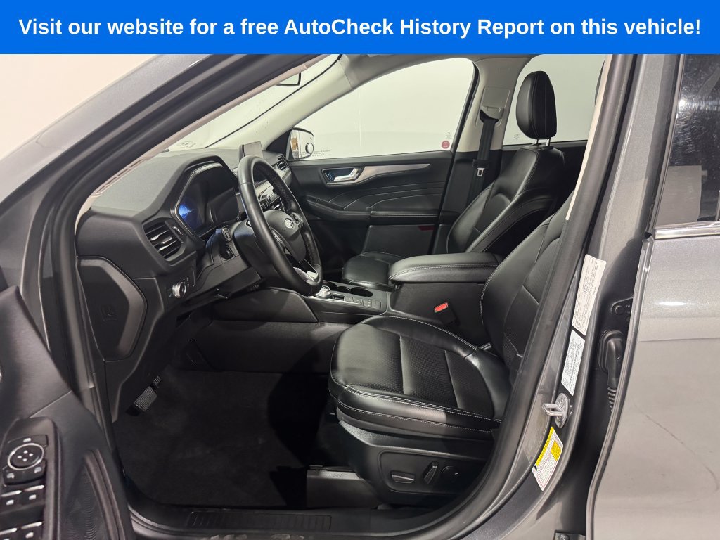Used 2022 Ford Escape Titanium AWD/4WD image 15