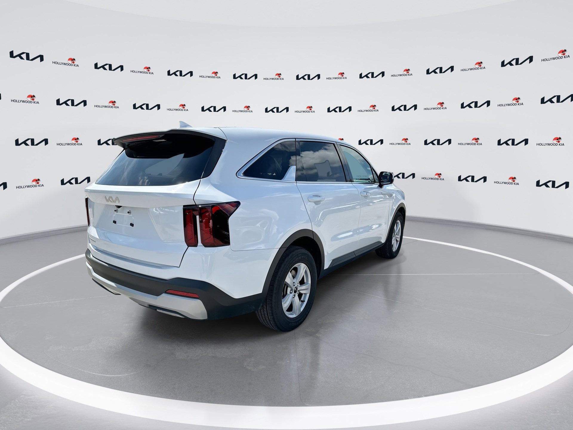 Certified 2025 Kia Sorento LX FWD image 8