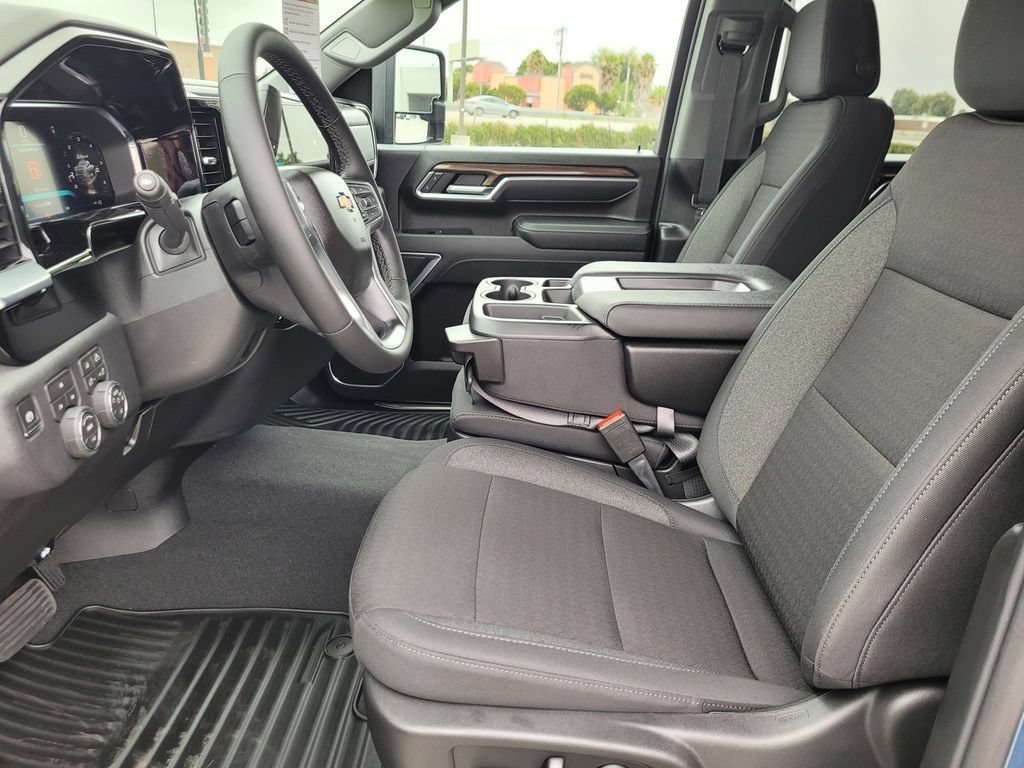 New 2026 Chevrolet Silverado 3500 LT w/ All Star Edition AWD/4WD image 11