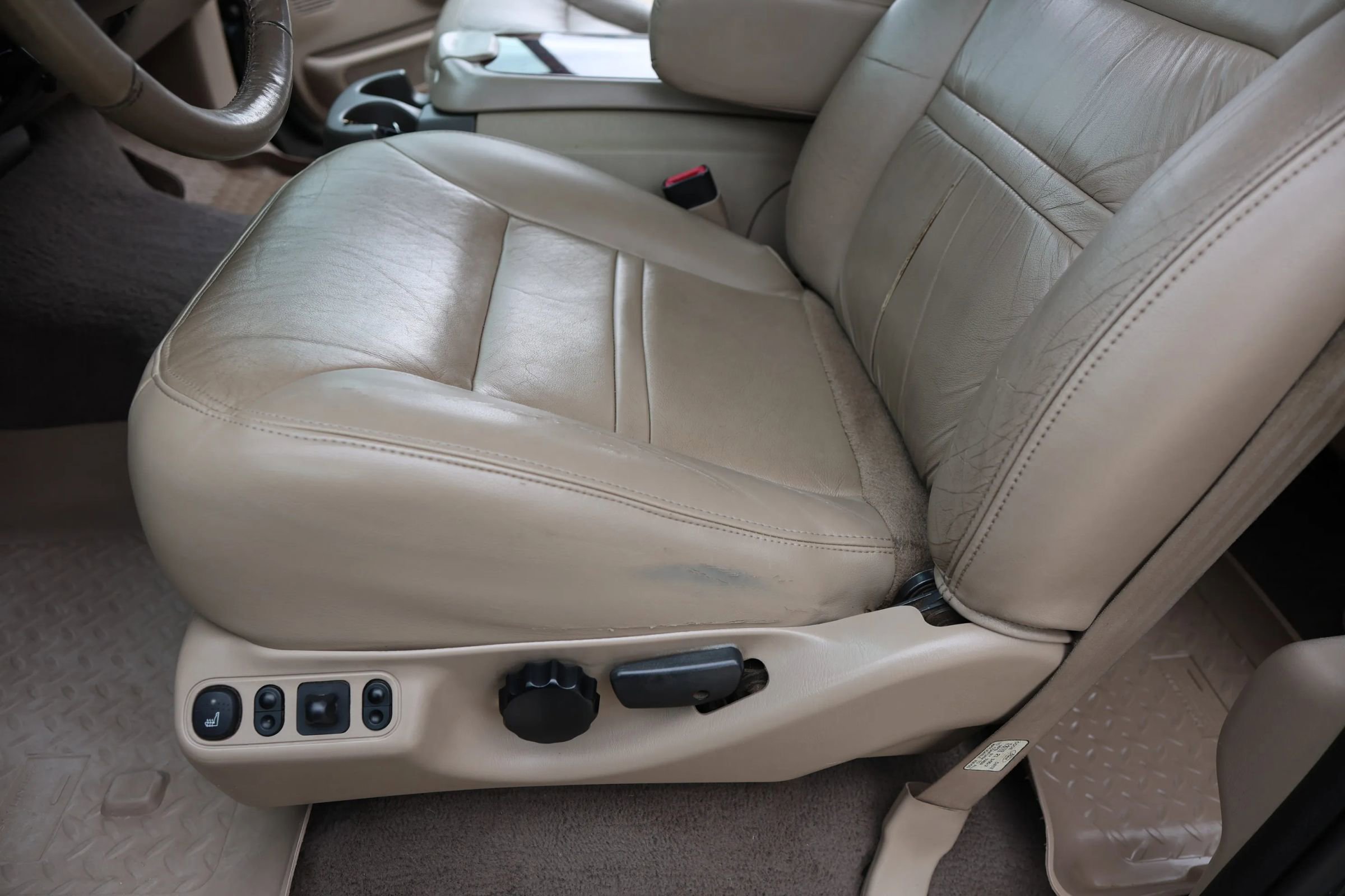 Used 2000 Ford Excursion Limited image 19