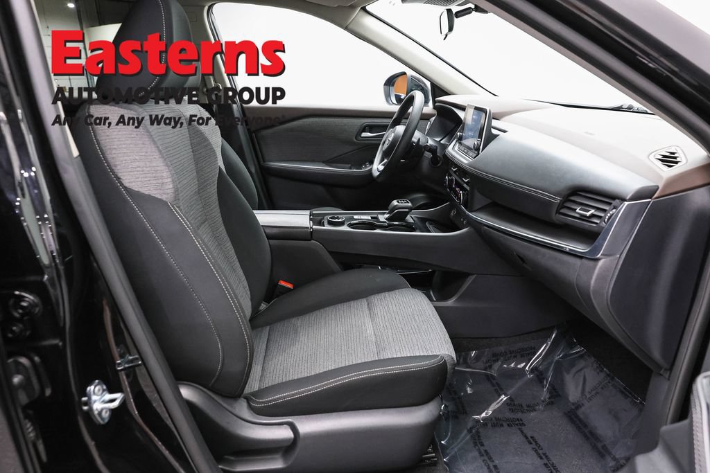 Used 2023 Nissan Rogue SV AWD/4WD image 24
