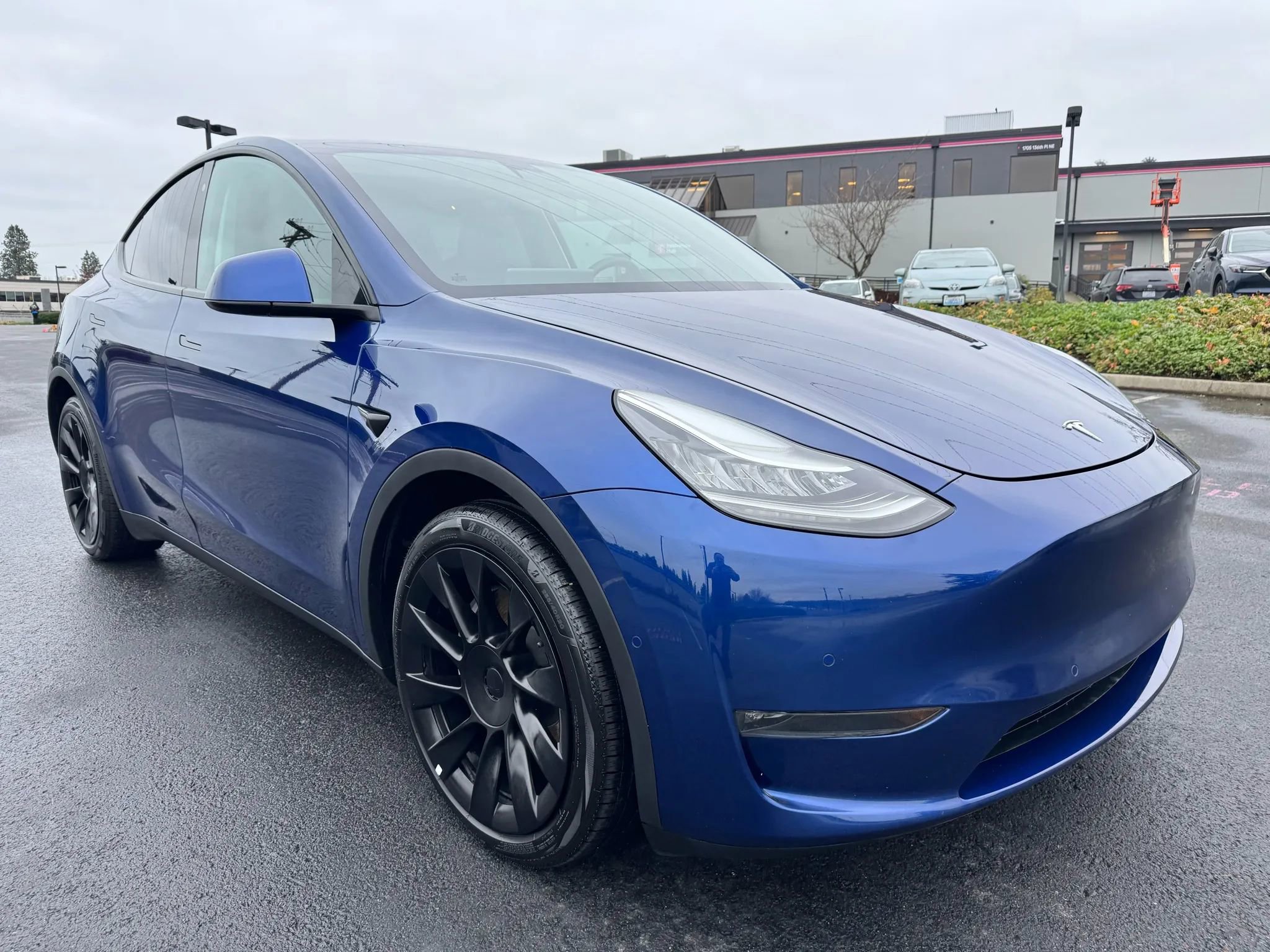 Used 2020 Tesla Model Y Long Range image 2