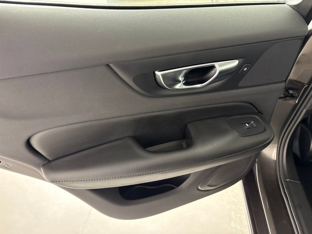 Used 2024 Volvo S60 B5 Core FWD image 22