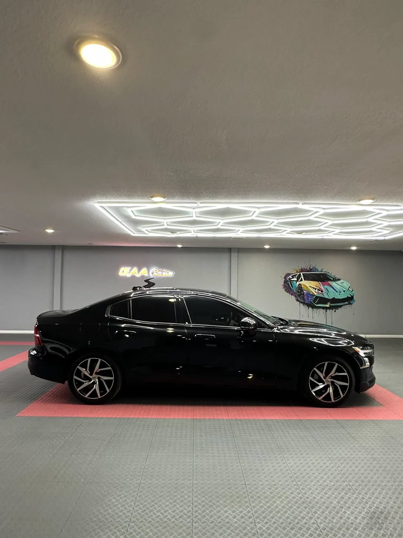 Used 2020 Volvo S60 T5 Momentum w/ Protection Package Premier FWD image 7